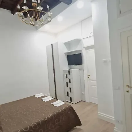 Borgo Pio 182 Vatican Apartment