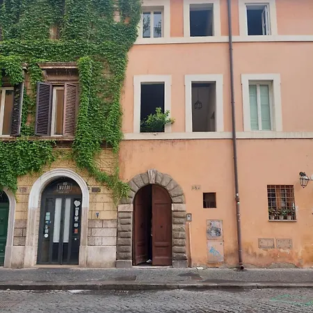 Apartment Borgo Pio 182 Vatican Rome